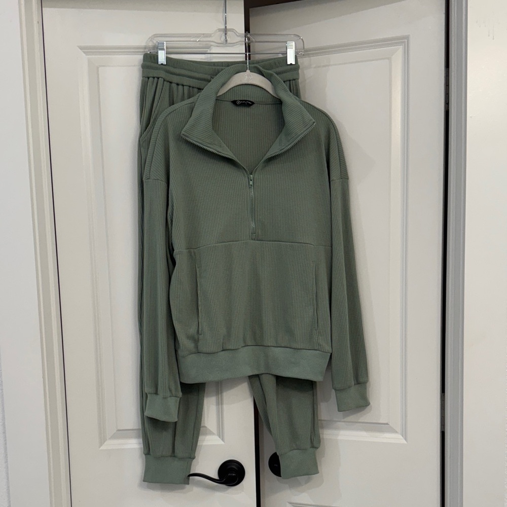Green Quarter-Zip Tracksuit Set